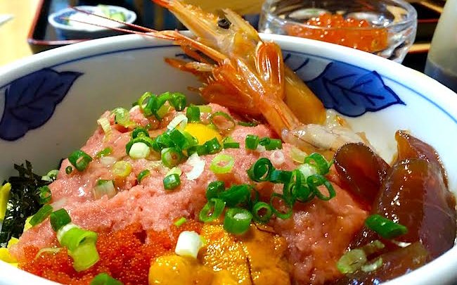 海なし埼玉県を侮るなかれ 行列が絶えない市場直結のデカウマ海鮮丼 Trip Editor