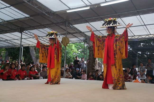 9日間の壮大な祭りに竹富島の血が騒ぐ。600年続く沖縄魂「種子取祭」