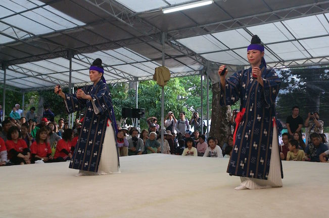 9日間の壮大な祭りに竹富島の血が騒ぐ。600年続く沖縄魂「種子取祭」