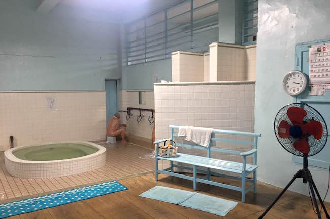 ８日間風呂なし男の心も洗われた、 沖縄 でたったひとつの 銭湯 へ赴く