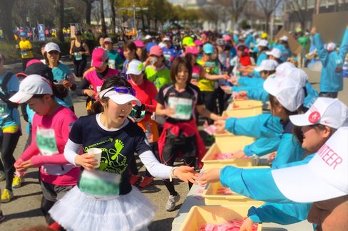 意外…？でも的確！名古屋の女子マラソンで「ういろう」を配るわけ