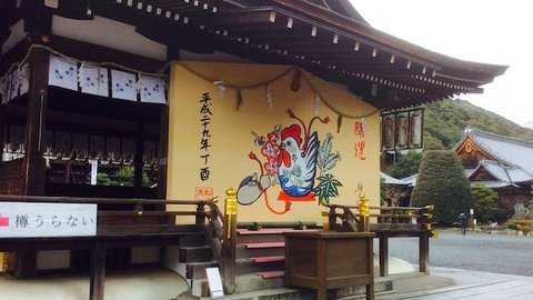 巨大すぎる絵馬が飾られた、京都の「松尾大社」が色々とユニーク