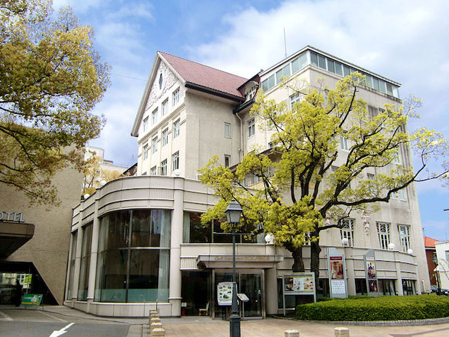 800px-Takarazuka_Hotel