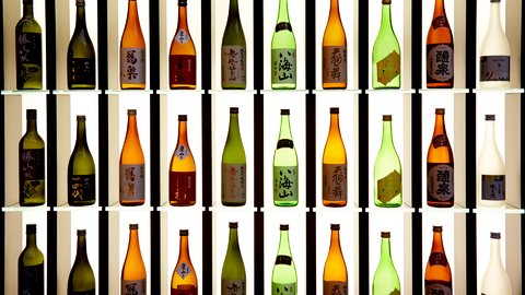 外国人の「日本酒」爆買いが止まらない。世界に広がる地元のSAKE