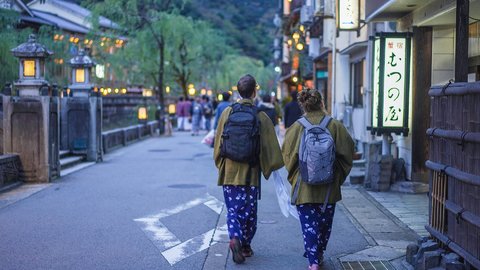 外国人が殺到する城崎温泉、どうやって訪日観光客を36倍に伸ばしたか？