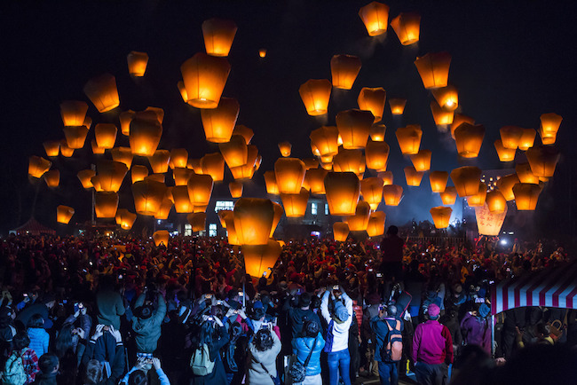 台湾の夜に広がるラプンツェルの世界 伝統のランタン祭り 平渓天燈祭 へ Trip Editor
