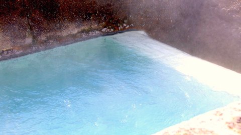 コバルトブルーに目を奪われる、秋田県の隠れた名湯「水沢温泉」