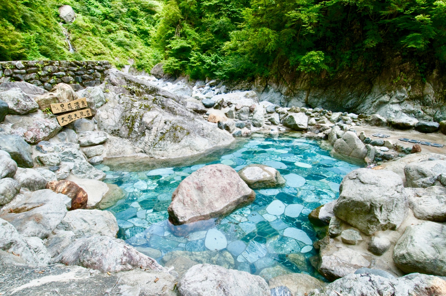 交通手段はトロッコ電車のみ 山奥の秘湯 黒薙温泉 Trip Editor