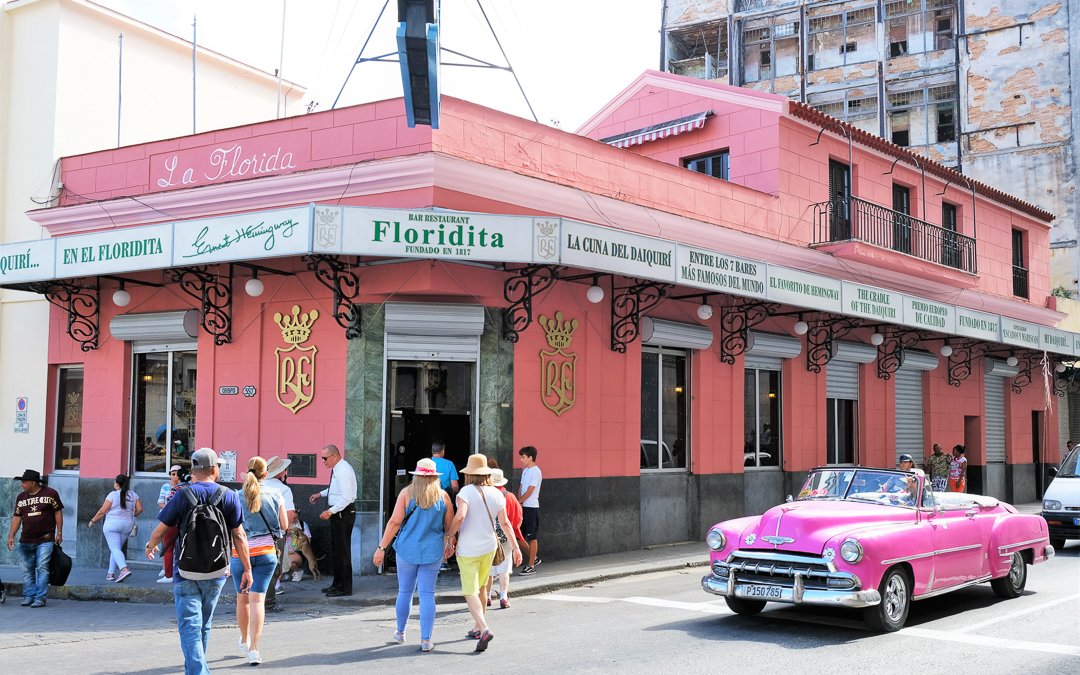 ペン画　キューバ　ハバナ旧市街　「王家の城」　ヒラルディージャ　G.Vivsa ペン画 キューバ ハバナ旧市街 「王家の城」 ヒラルディージャ G