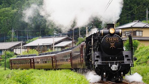 趣のある旅をしよう。日本国内を現役で走る「SL列車」10選
