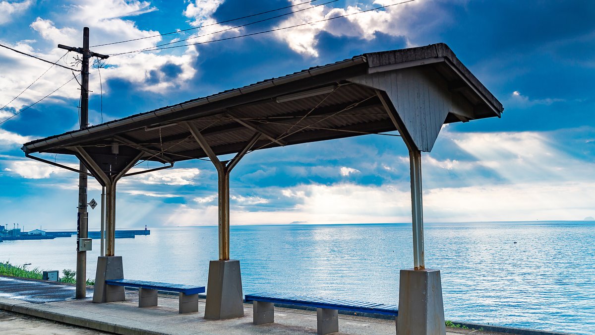 やなこと、全部わすれて。あの日見たかった「海の見える駅」へ