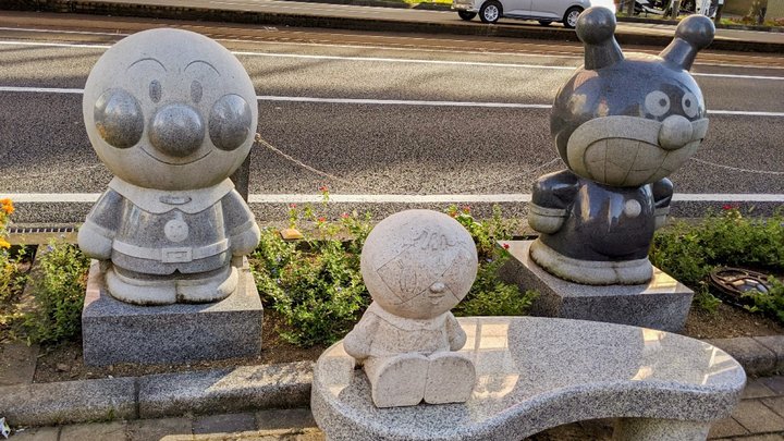 それいけお散歩！高知駅周辺で「アンパンマン」の友だち探し - ページ