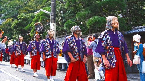 歴史ある伝統行事にびっくり。日本全国の個性的な「お祭り」6選