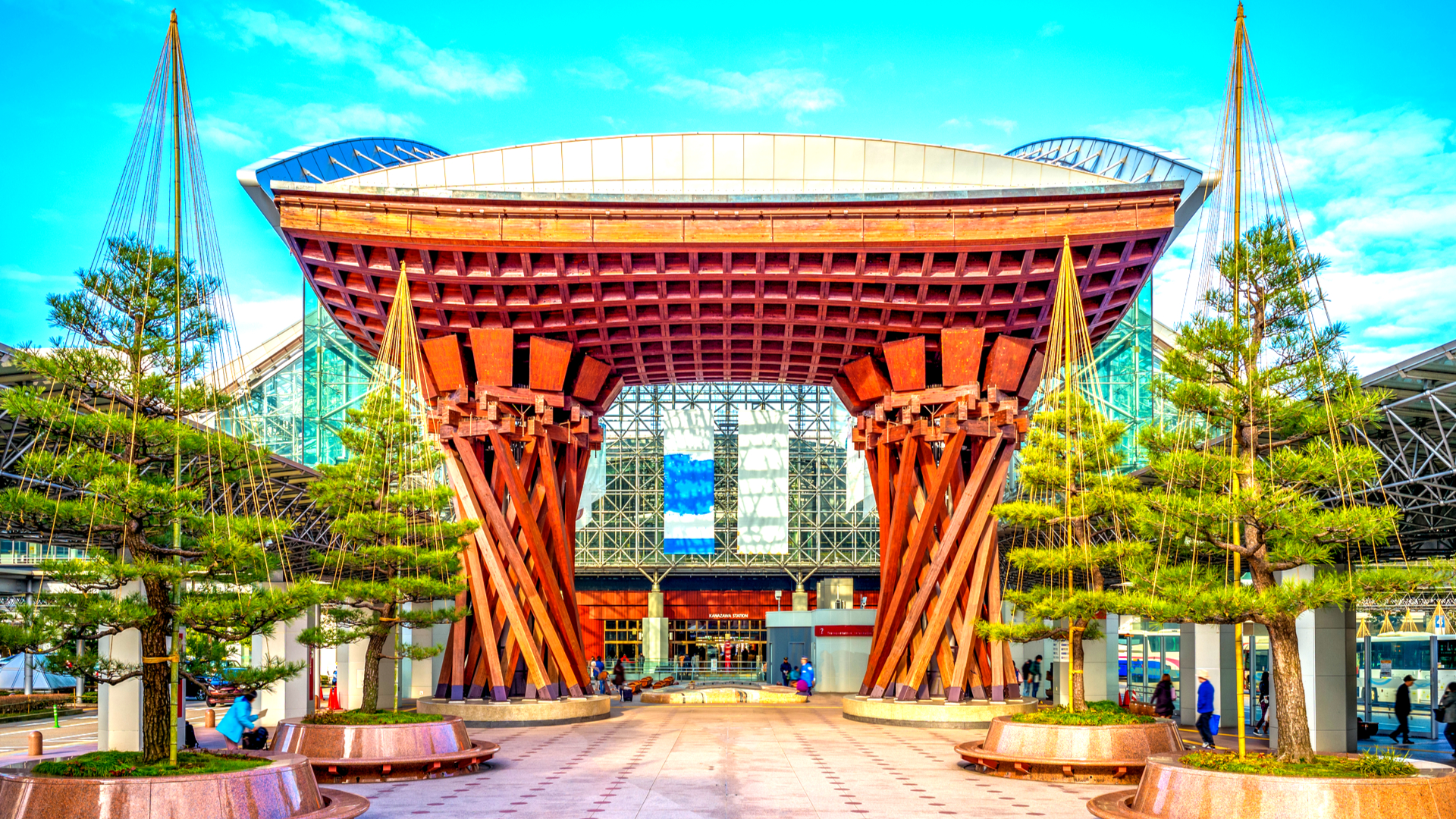 世界に誇る芸術作品。有名建築家が設計した日本全国「美しい駅」8選