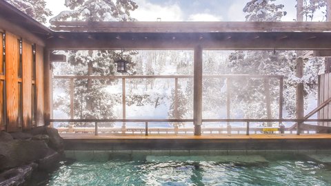 穴場や混浴も。コロナ収束後に行きたい、日本全国癒しの「温泉」ランキング【2021】