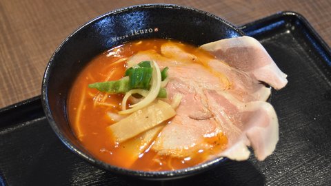 進化した令和のナポリタン。日本一に輝いた「ナポらー麺」を食べてみた