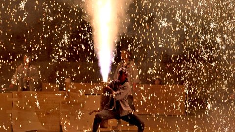 一度見れば一生忘れられない…東三河に伝わる不思議な花火「炎の祭典」