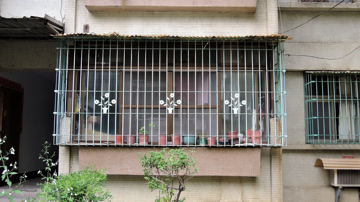 レトロな「窓」がカワイイ。台湾を彩る「鉄窓花」に魅せられた女性