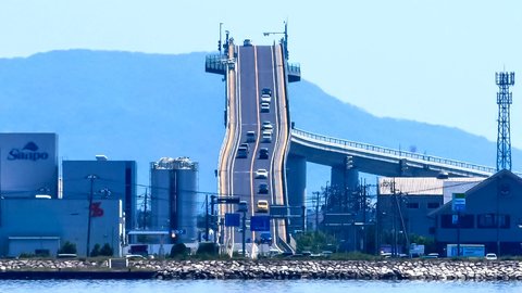まるで異世界の壮大さ。日本全国「一度は渡ってみたい橋」ランキング