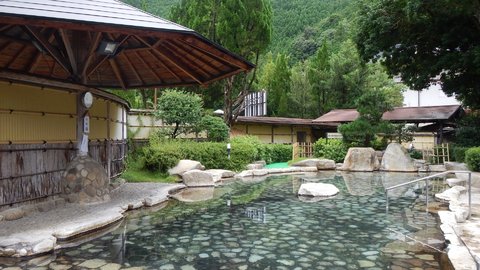 日本最大の混浴も。信じられないほど大きな「露天風呂」がある全国の温泉たち