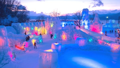 「さっぽろ雪まつり」だけじゃない。北海道を彩る冬の絶景イベント3選【2022】