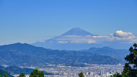 絶景の富士山も。静岡県「満観峰」で癒しの自然満喫ハイキング