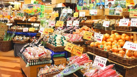 種類が少なすぎ！？日本のスーパーに関する外国人のリアルな声etc【月間人気記事ランキング】