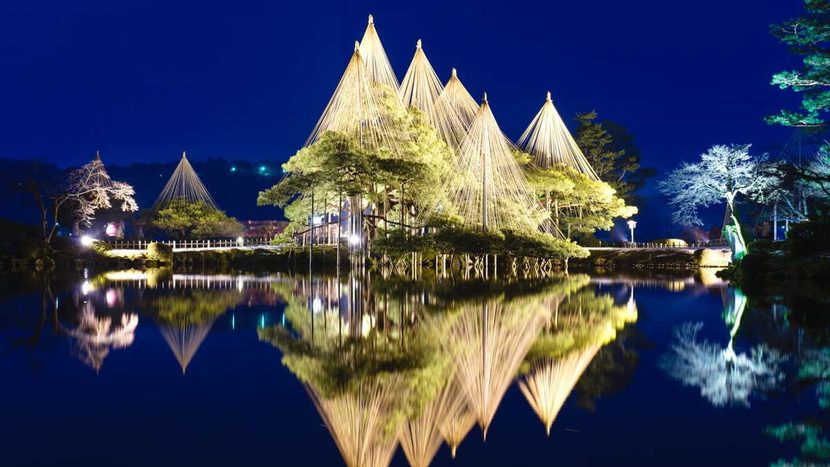 金沢「兼六園」春夏秋冬の魅力。四季折々の絶景と見どころを解説！