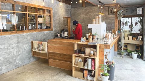 コーヒーの力で日常にスパイスを。自転車屋台から始まった勝浦朝市の名物カフェ