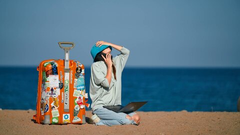 海外旅行でのスマホ通信、どうしてる？旅のプロが教えるオトクな方法