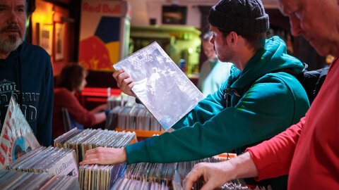 一番売れてるレコードは?アメリカ人の若者が夢中な忘れられた邦楽フュージョン 一番売れてるレコードは?アメリカ人の若者が夢中な忘れられた邦楽フュージョン