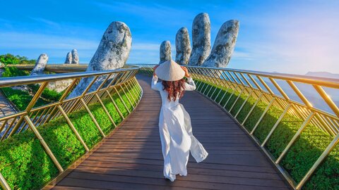 猛暑を忘れる旅へ。10万円以下で行ける「涼しい海外避暑地」ランキング