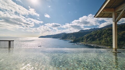 太平洋を一望する絶景温泉が進化。伊豆の「赤沢日帰り温泉館」がリニューアルオープン