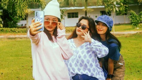 Z世代が選ぶ2025年トレンド10選から見える、私たちの「今」 Z世代が選ぶ2025年トレンド10選から見える、私たちの「今」