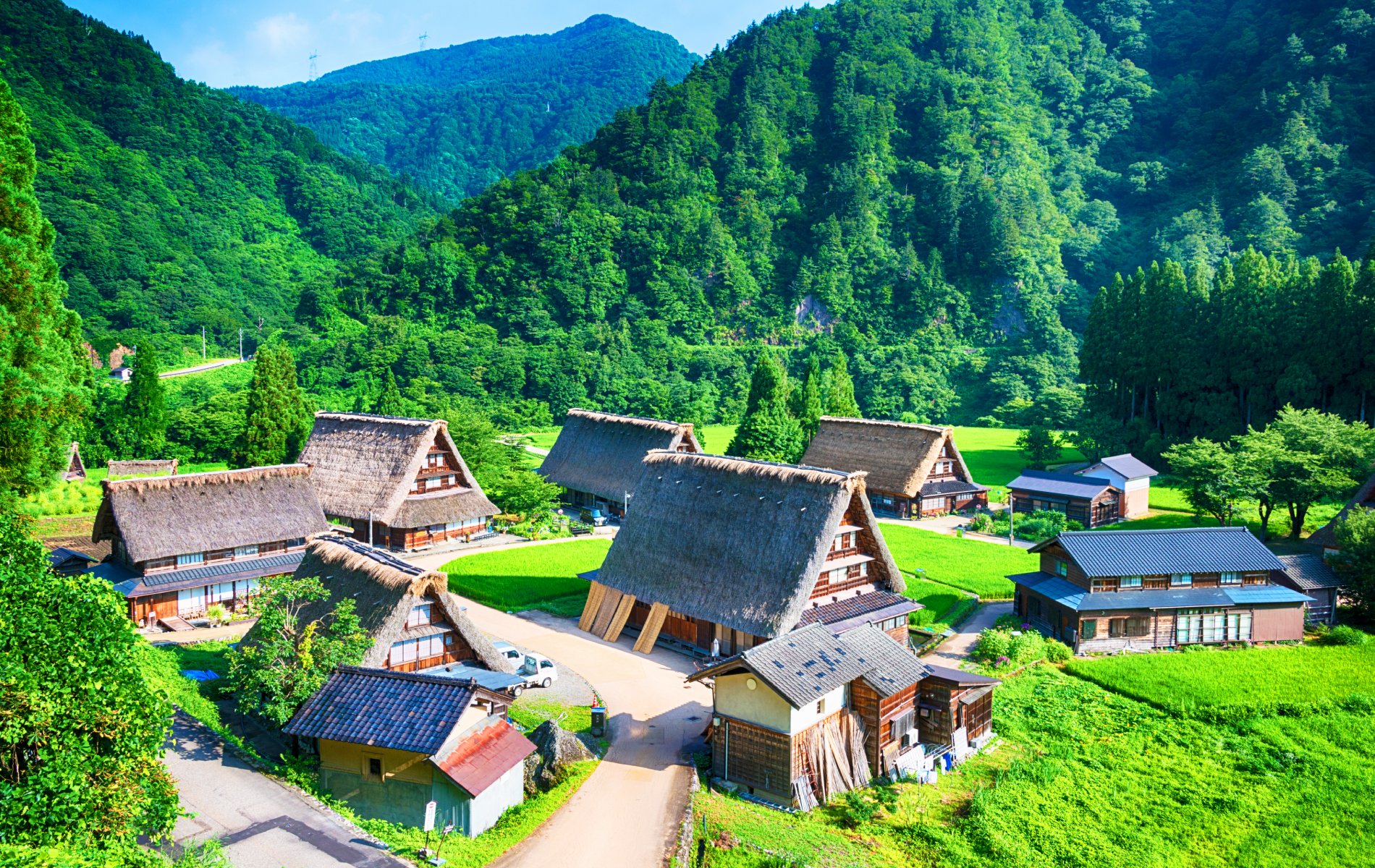一生に一度は訪れたい。いま旅人を呼んでいる「日本の原風景